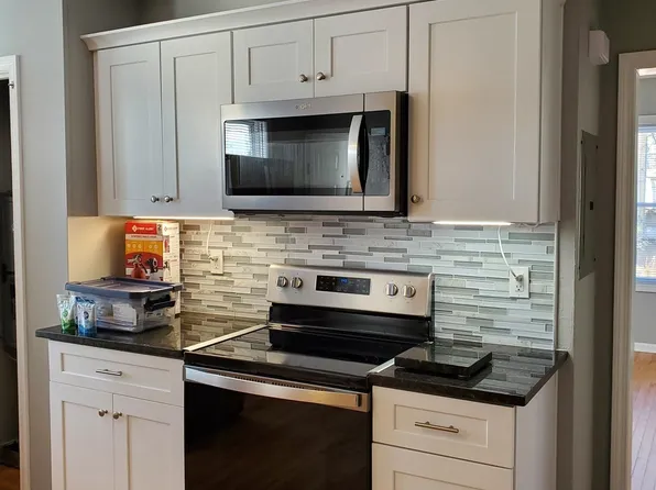 31 Esther St, Worcester, MA 01607