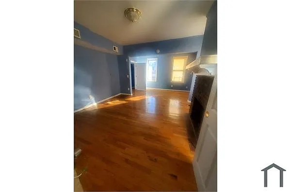 Building Photo - 117 Isabella Ave #2