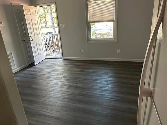 4th image of 4966 Fieldcrest Dr #3