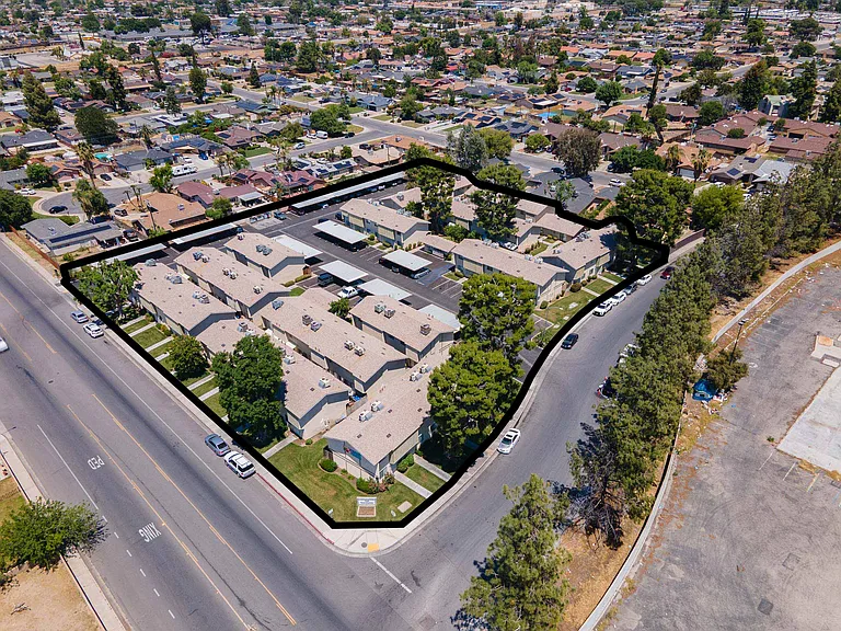 Teal Townhomes — Photo 6