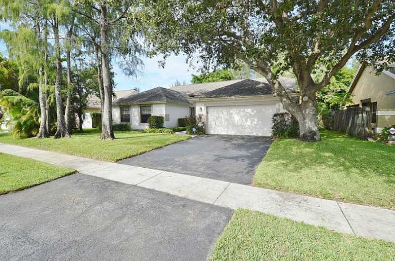 1st image of 5245 NW 75th Ave