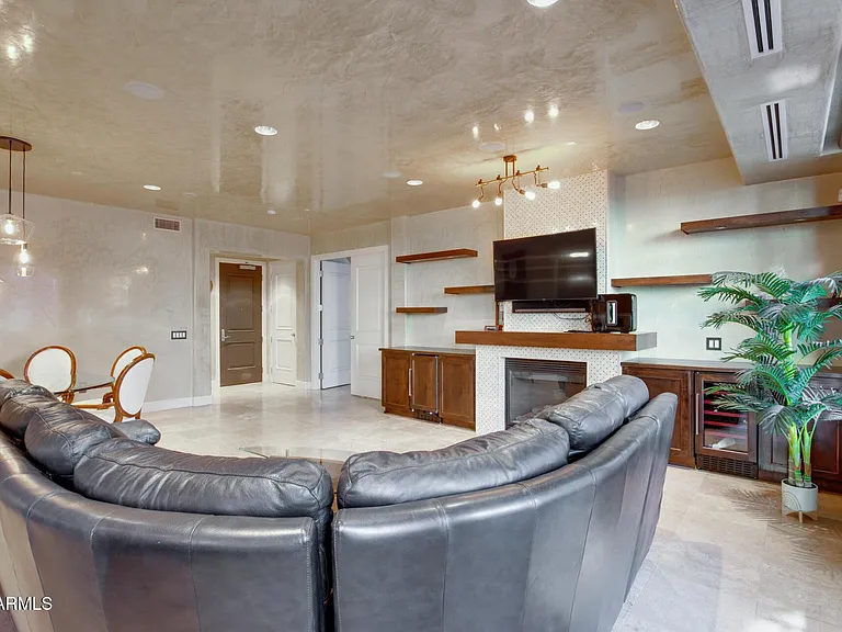 2211 E Camelback Rd #106 — Photo 6