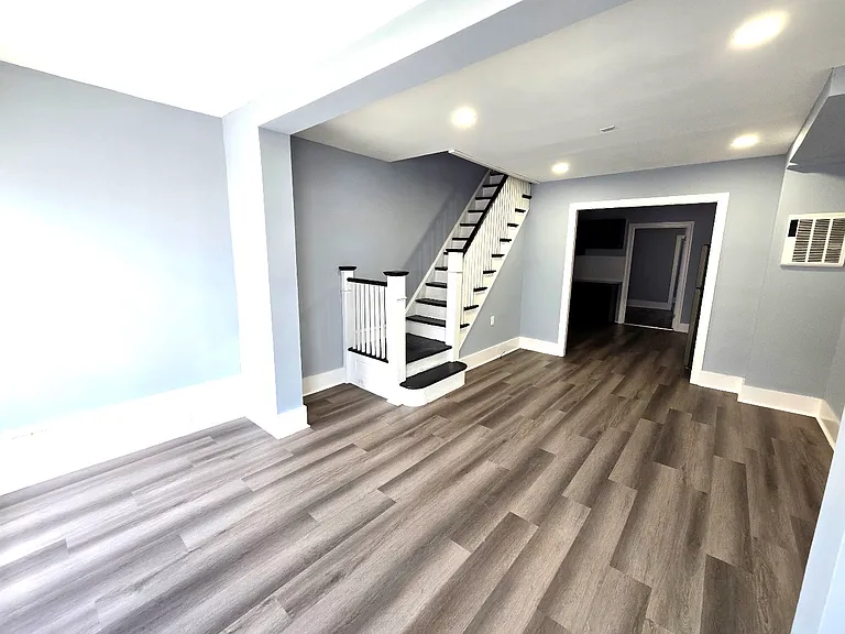 6542 Regent St — Photo 6