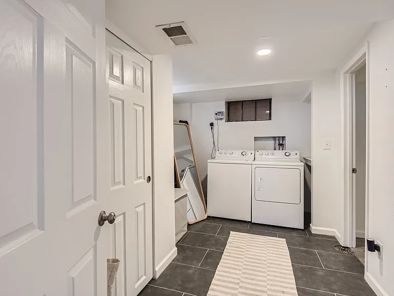 3950 S Grant St — Photo 23