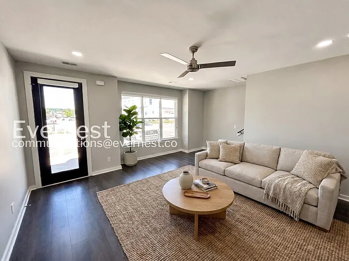 613 Mason Ward Pl — Photo 3