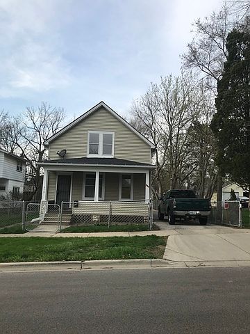 2nd image of 916 Superior St