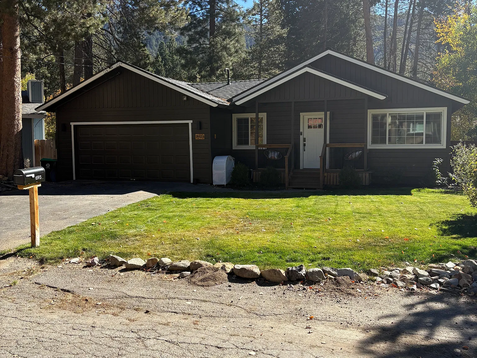 3 bed, 1144 sqft, $4,600 — Photo 2