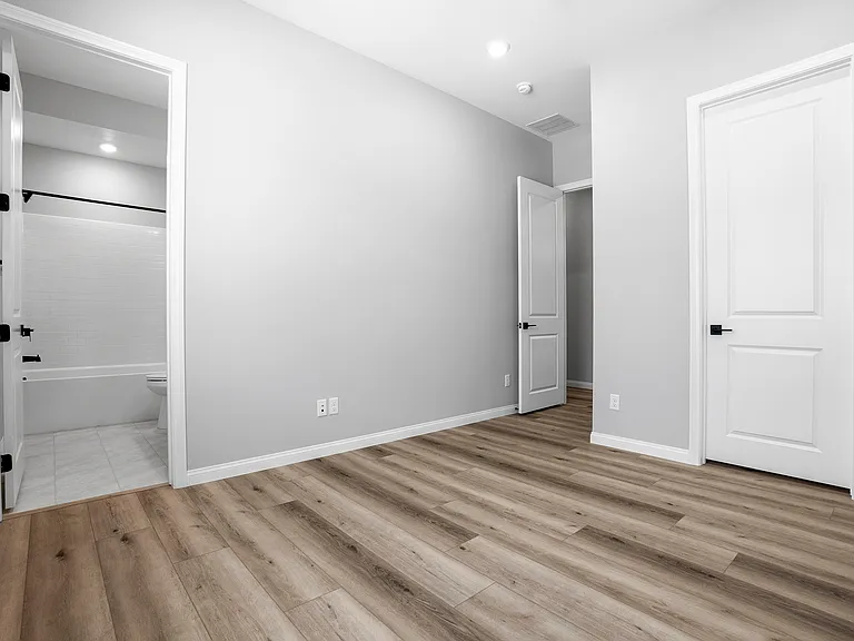 6323 Zephyr Ct — Photo 26
