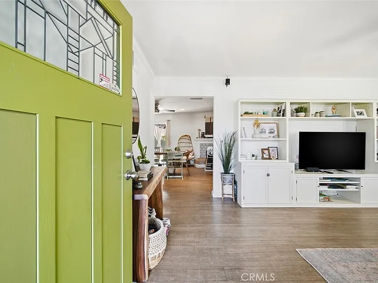 6443 Gross Ave — Photo 3