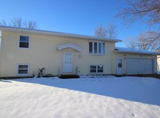 129 Hickman Dr, Sauk Centre, MN 56378