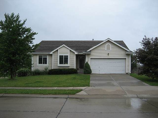 1st image of 6405 S 164th Cir