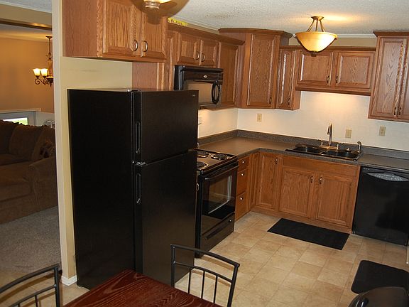 3rd image of 6492 Putnam Dr