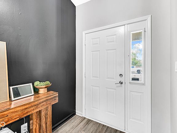 2nd image of 736 Kingston Cir