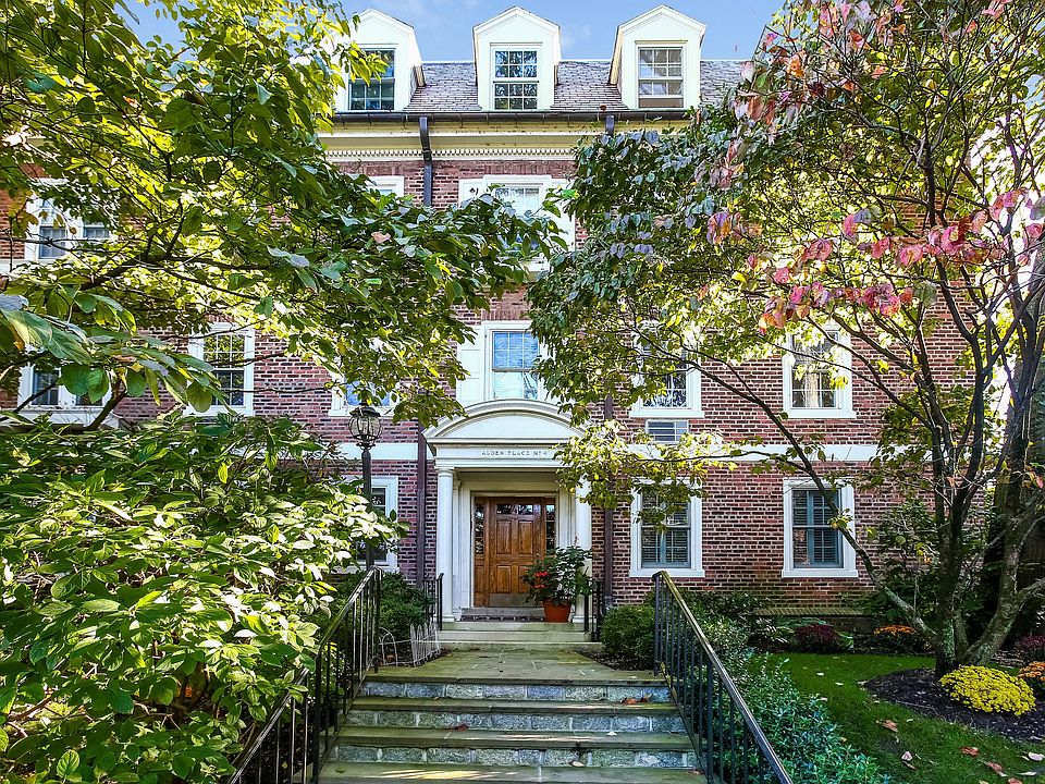 1st image of 4 Alden Pl APT 1C