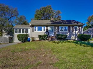 32 Hampden Ave, Burlington, MA 01803