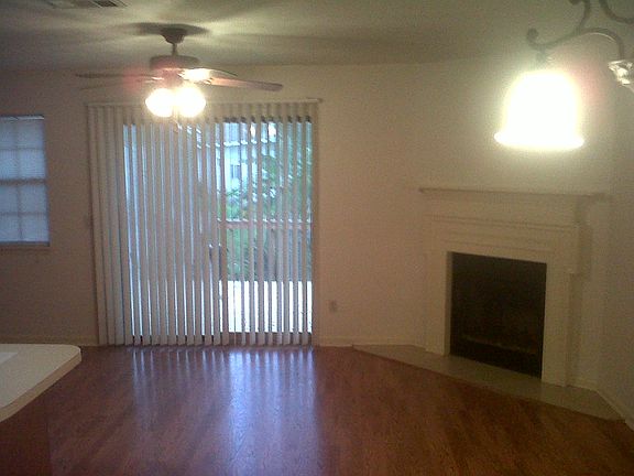 2nd image of 4431 Stratfordshire Ct