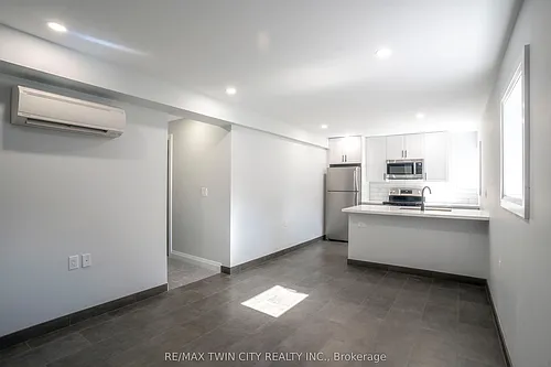 130 Elgin St Photo 1