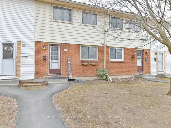 209 Park St N #G, Belleville, ON K8P 2W8