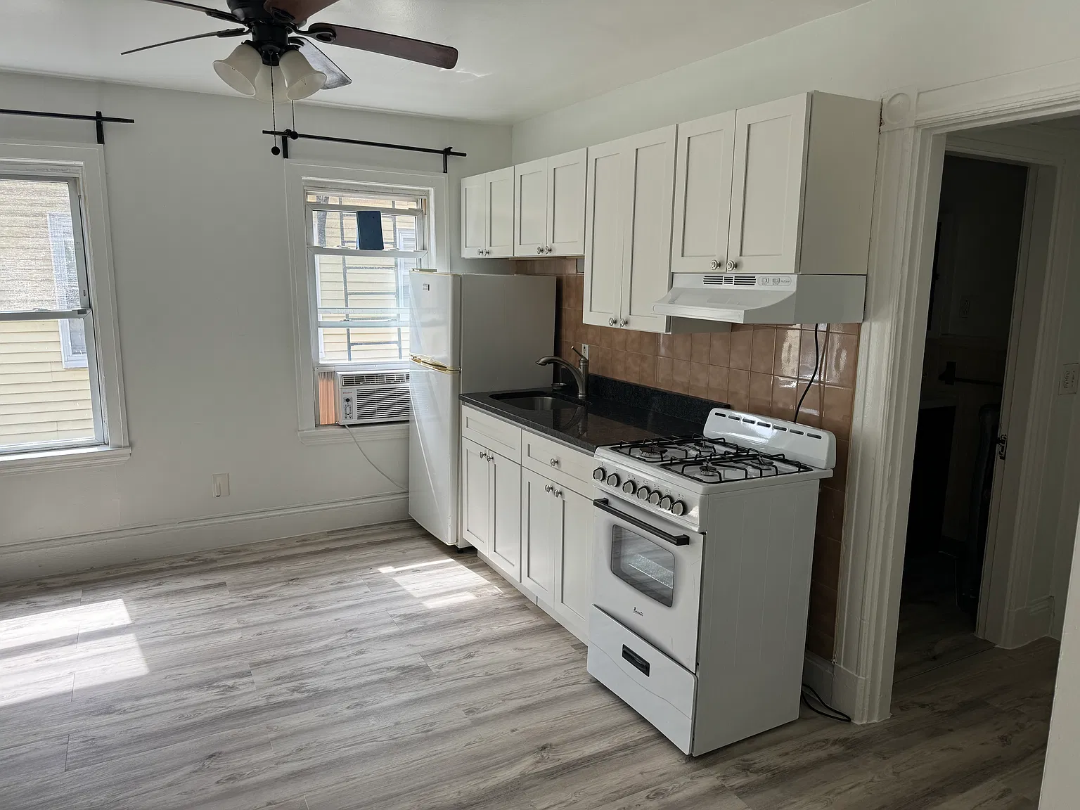 Studio, $1,700 — Photo 4