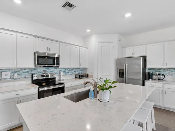 6026 Henderson Way, West Palm Beach, FL 33415