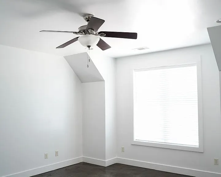 Beverly Townhomes — Photo 21