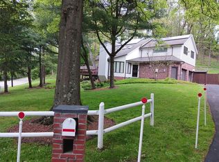 1 Quail Hill Rd, Fox Chapel, PA 15238
