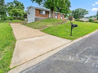 199 Tapestry Dr, Saint Louis, MO, 63129