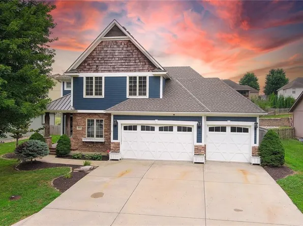 1007 NW Burr Oak Ln, Grain Valley, MO 64029