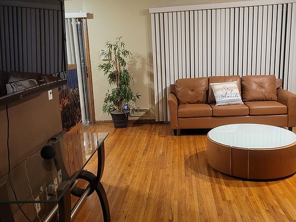 4th image of 507 Russell Ave N