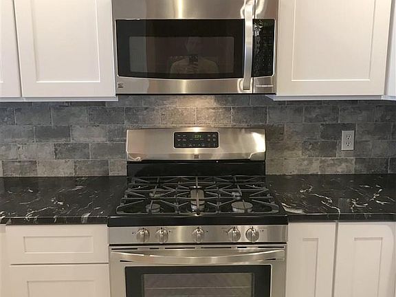 4th image of 4011 N Robin Hood Ln