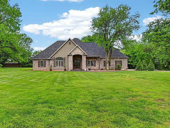 4th image of 2335 S Ressie Drive