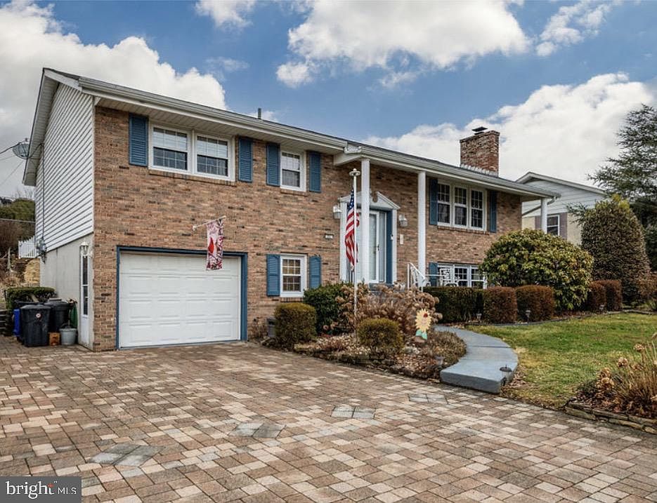 1st image of 21 Hearthstone Dr