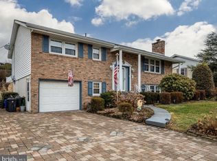 21 Hearthstone Dr, Reading, PA 19606