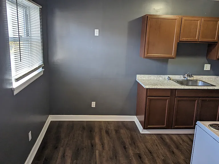 1009-1011 Hollee Dr #1 — Photo 6