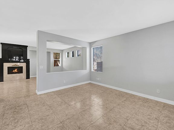 2nd image of 1009 Black Olive St