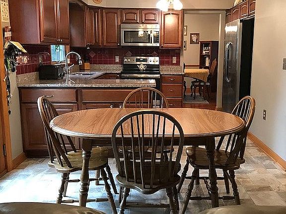 5th image of 25827 Byron Dr