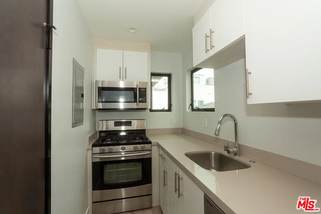 Building Photo - 479 Washington Blvd #204