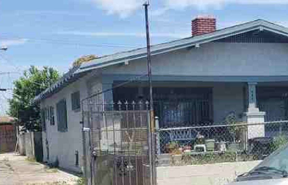 2nd image of 859 W 54th St