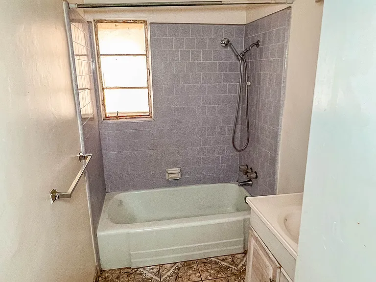 4519 Gordon St — Photo 9
