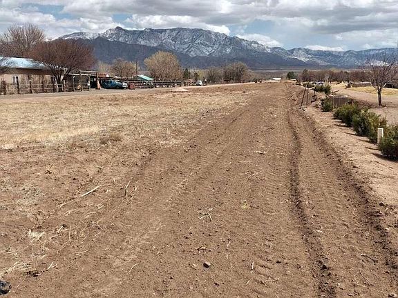 2nd image of 180 Guadalupe Ln