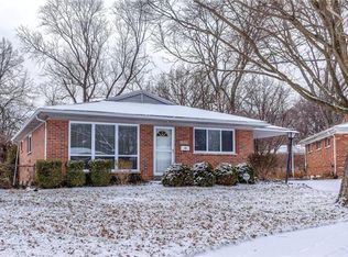 1587 Mendell Dr, Saint Louis, MO 63130