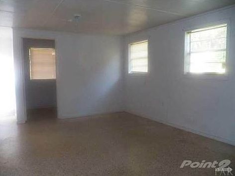 3rd image of 2365 Truman Ave