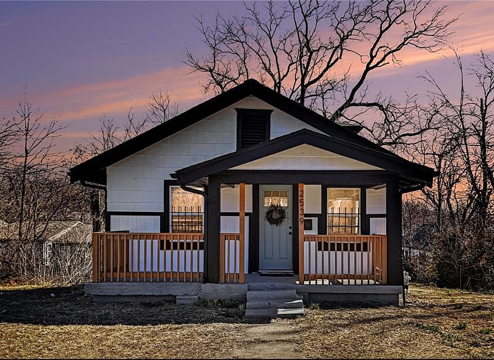 1st image of 2539 Alden St