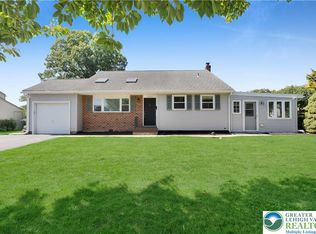 2049 Vista Dr, Bethlehem, PA 18018