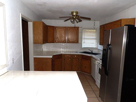 3rd image of 2405 NW Ozmun Ave