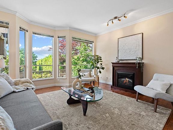 2nd image of 230 Keith Rd E #1