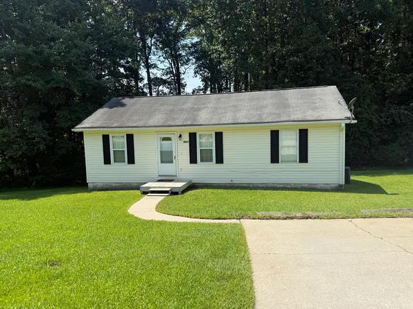 4821 Victoria Ct, Flowery Branch, GA 30542