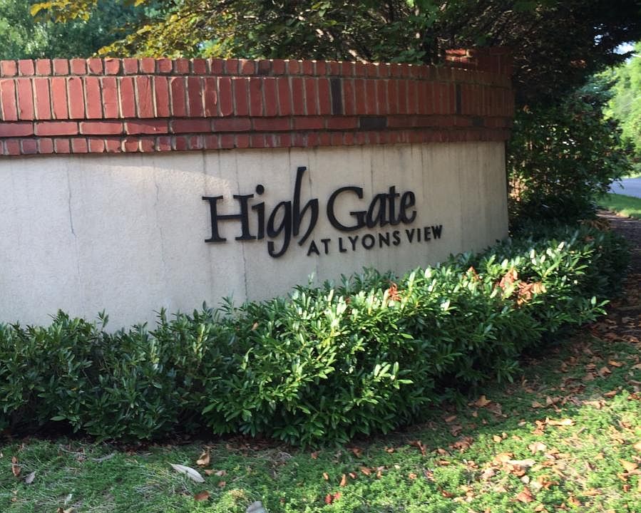 Located Right Next to Cherokee Country Club
