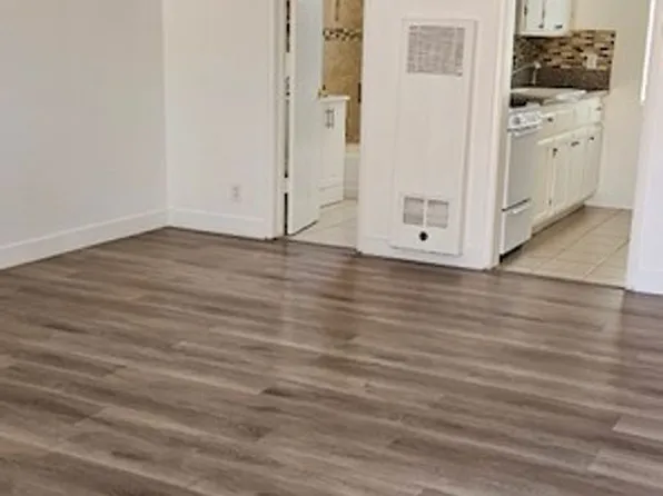 Oxnard 10844, 10844 Oxnard St APT 6, North Hollywood, CA 91606