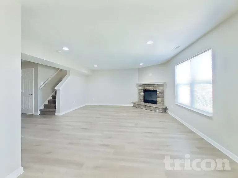7507 Brattle Dr — Photo 2
